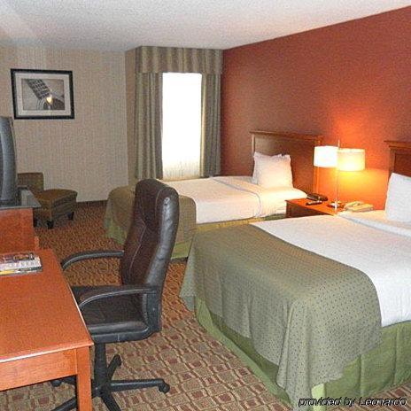 Clarion Hotel&Suites Conference Center Memphis Airport Habitación foto